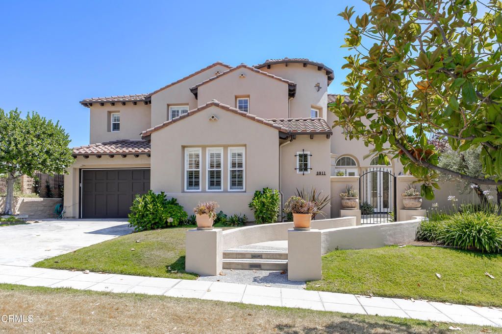 Attached, Exterior, Facade, Spanish Mediterranean