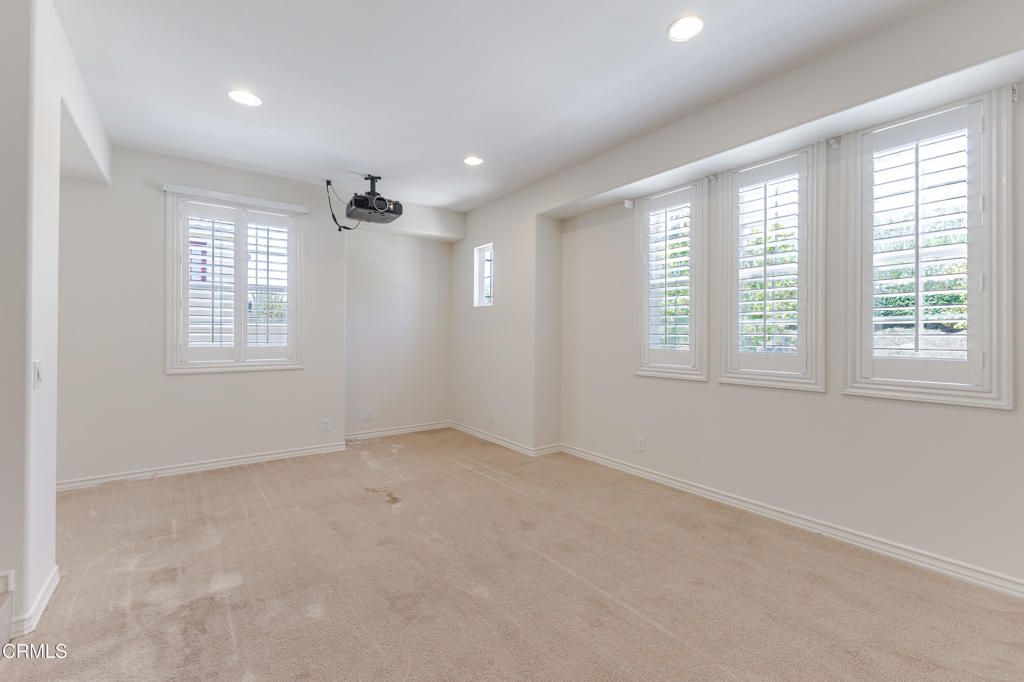 Empty room, Interior, Recessed Lighting