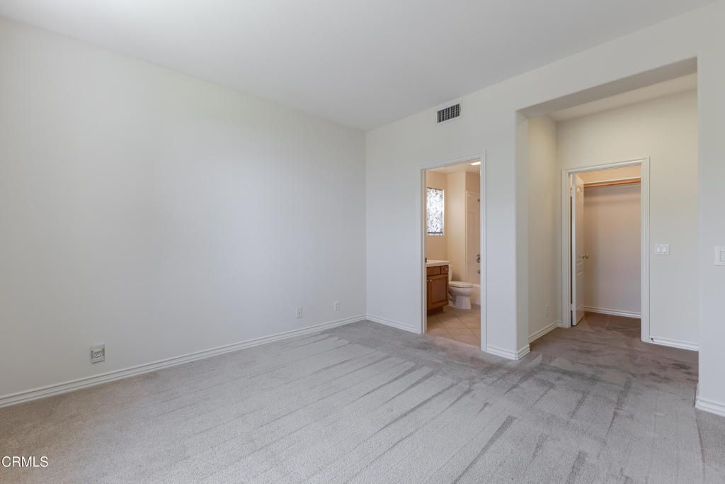 Bathroom, Empty room, Interior, Recessed Lighting