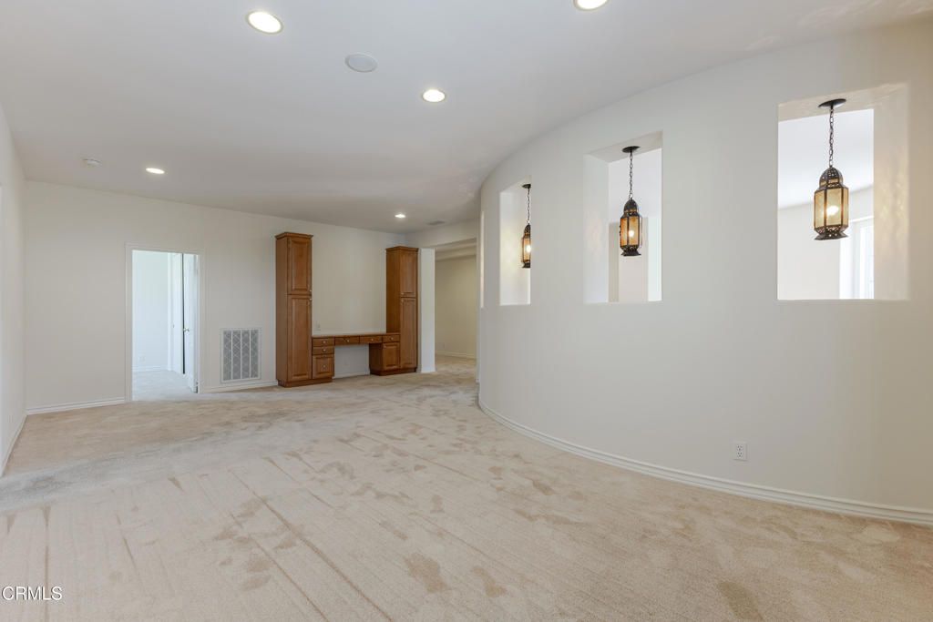 Empty room, Interior, Pendant Lights, Recessed Lighting