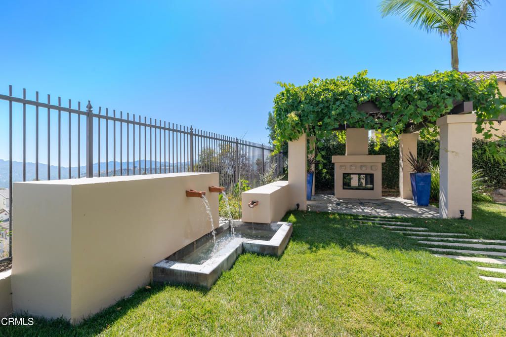Exterior, Fireplace