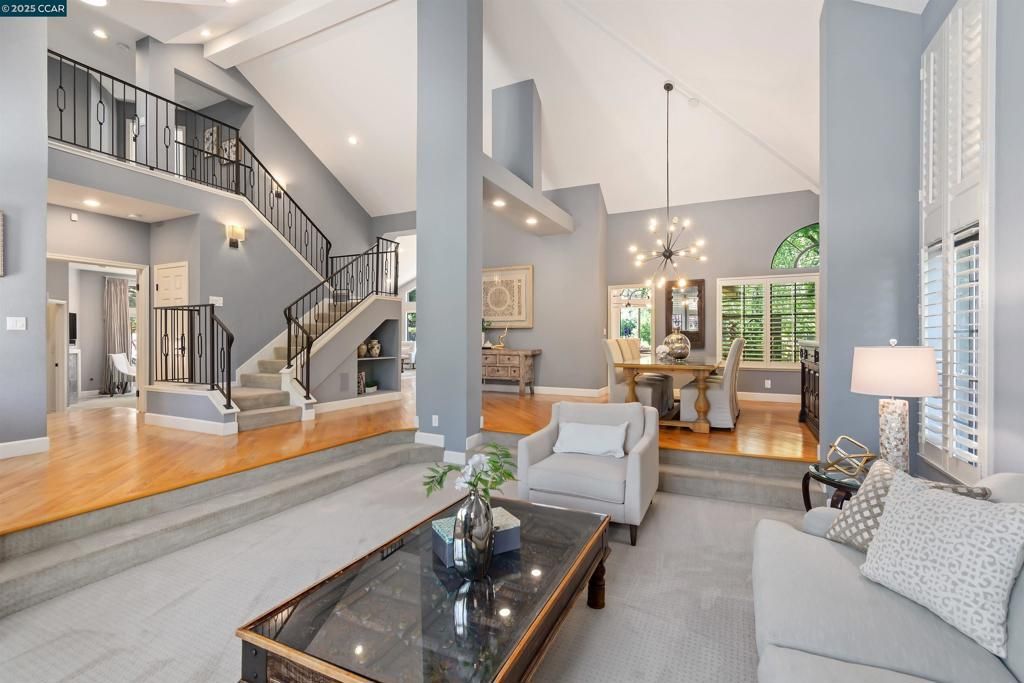 Dining room, Interior, Living room, Pendant Lights, Recessed Lighting, Wood Texture Flooring