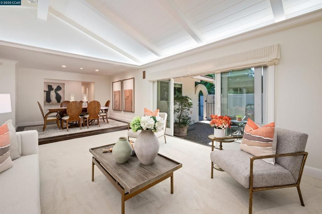 Dining room, Interior, Living room, Recessed Lighting