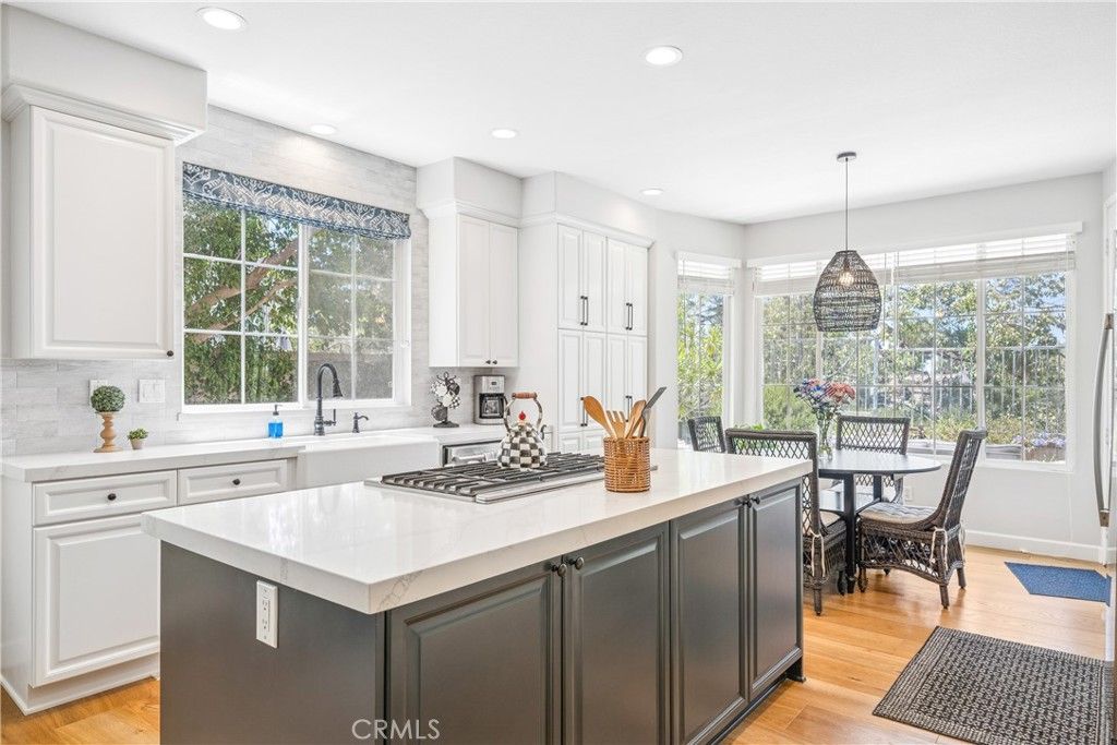 Dining room, Interior, Kitchen, Pendant Lights, Recessed Lighting, Wood Texture Flooring