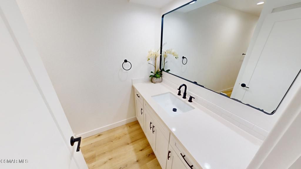 Bathroom, Interior, Recessed Lighting, Wood Texture Flooring
