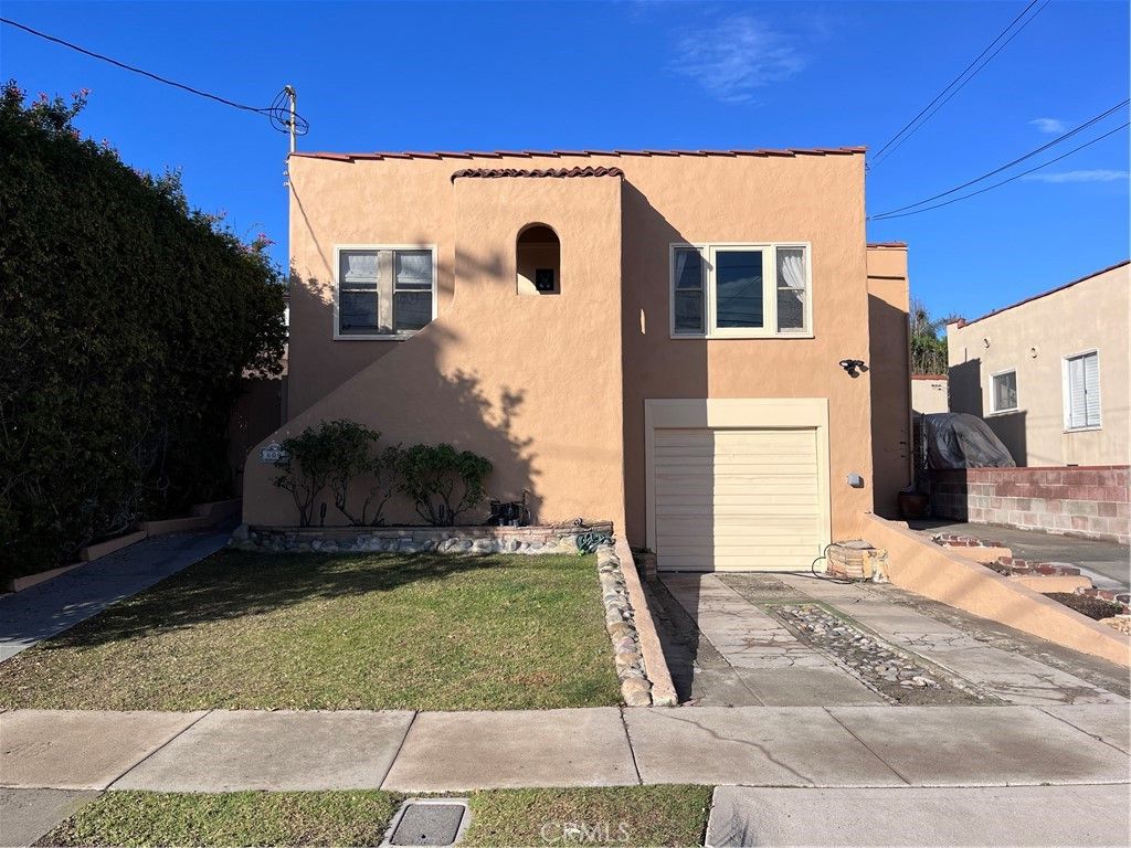 Attached, Exterior, Facade, Spanish Mediterranean