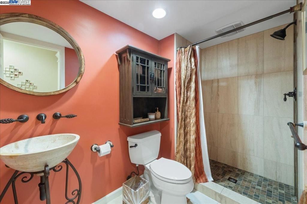Bathroom, Interior, Recessed Lighting