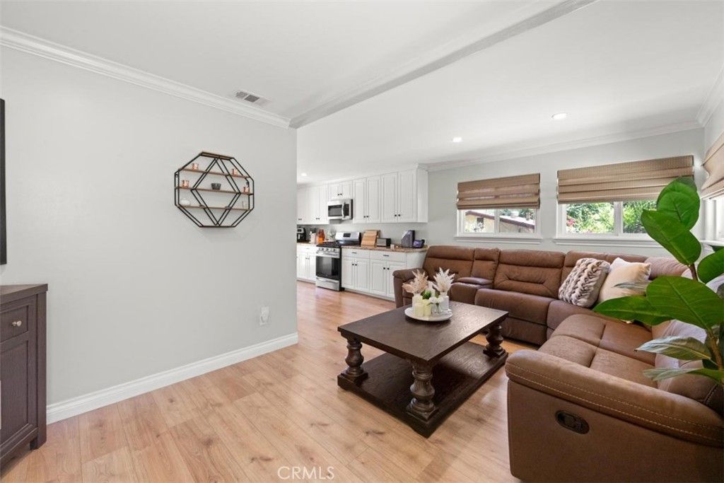 Interior, Kitchen, Living room, Recessed Lighting, Wood Texture Flooring