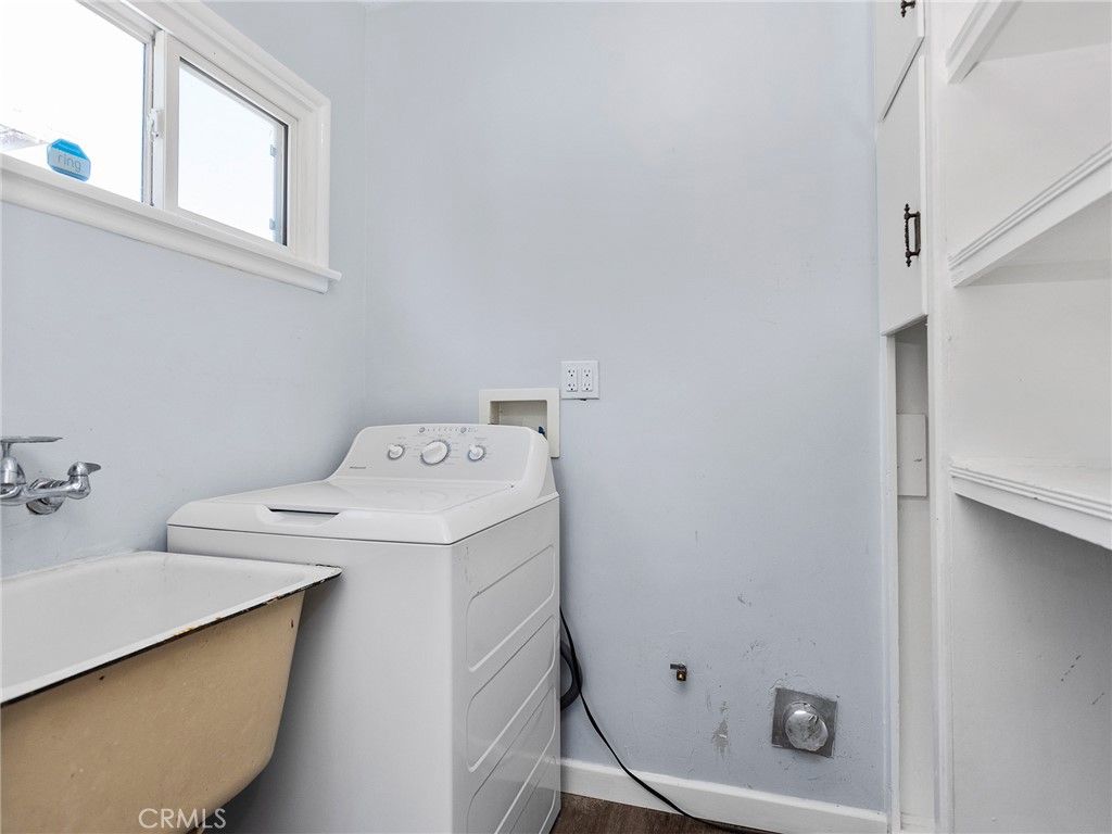 Interior, Washer