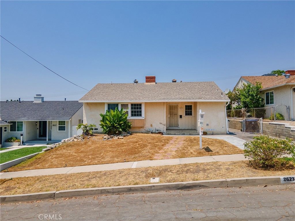 Exterior, Facade, Ranch