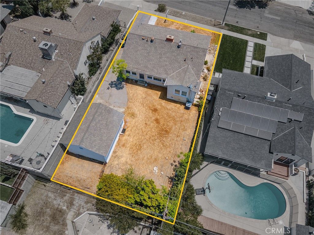 Exterior, Drone