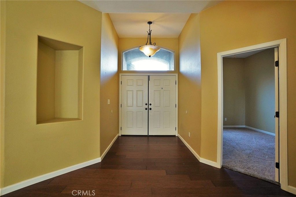 Interior, Pendant Lights, Wood Texture Flooring