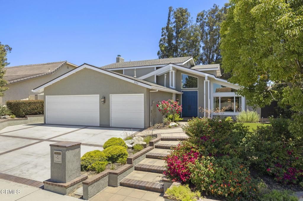 Attached, Exterior, Facade, Ranch