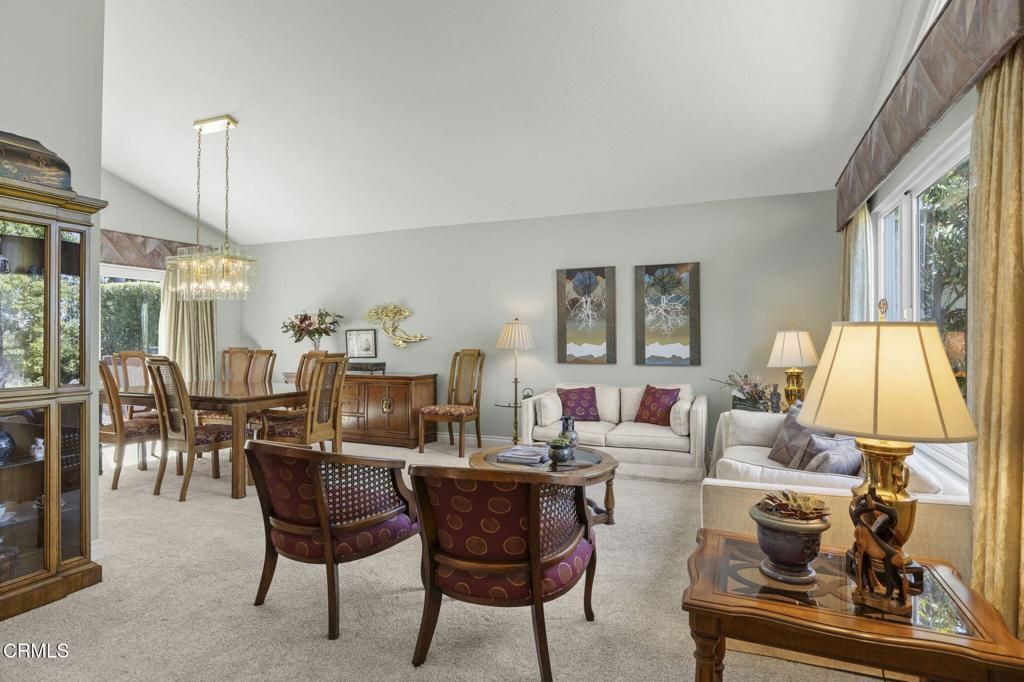 Chandelier, Dining room, Interior, Living room