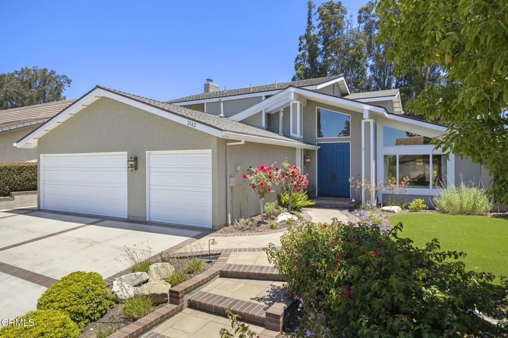 Attached, Exterior, Facade, Ranch