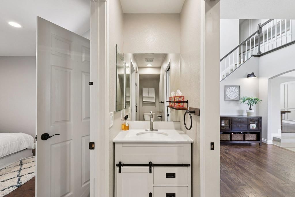 Bathroom, Interior, Recessed Lighting, Wood Texture Flooring
