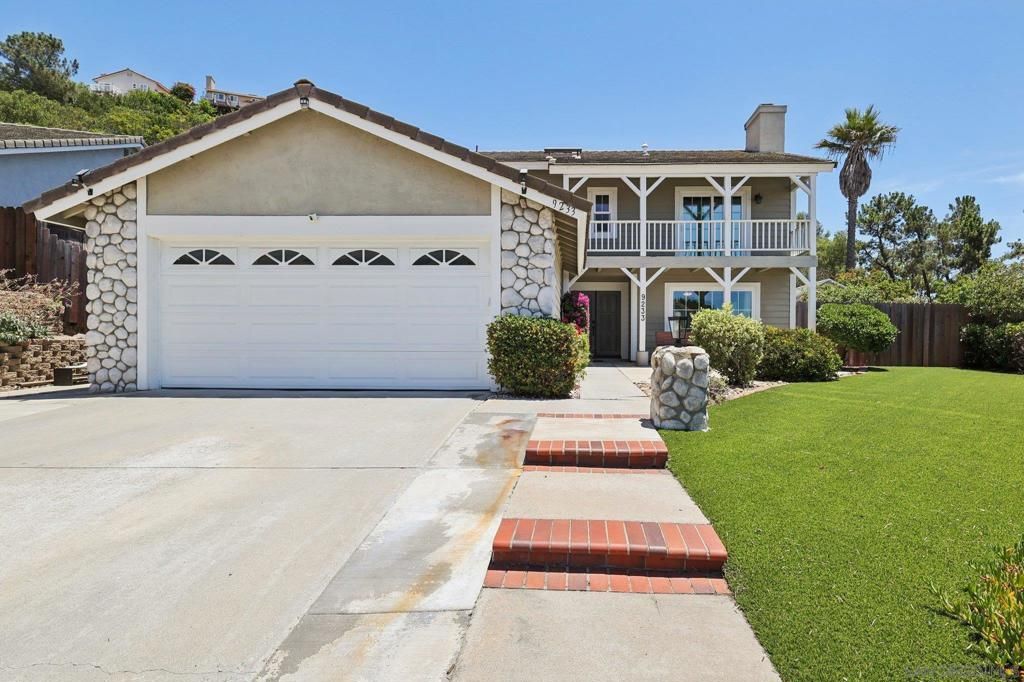 Attached, Backyard, Exterior, Facade, Mediterranean