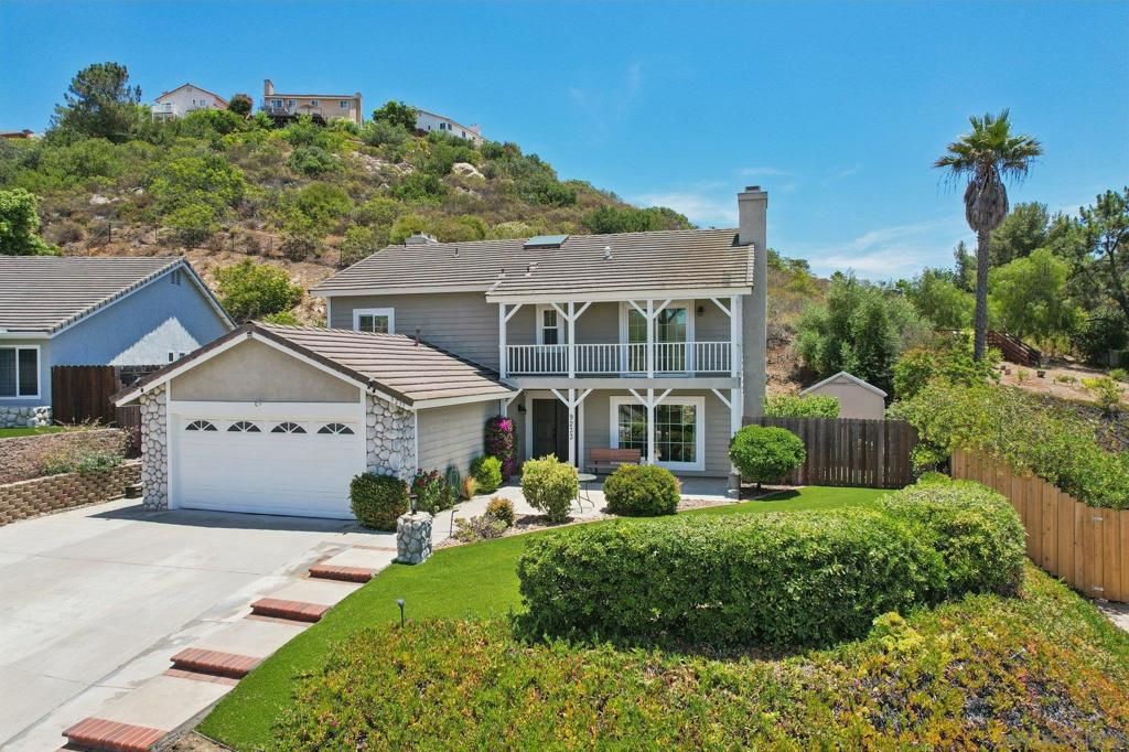 Attached, Exterior, Facade, Mediterranean