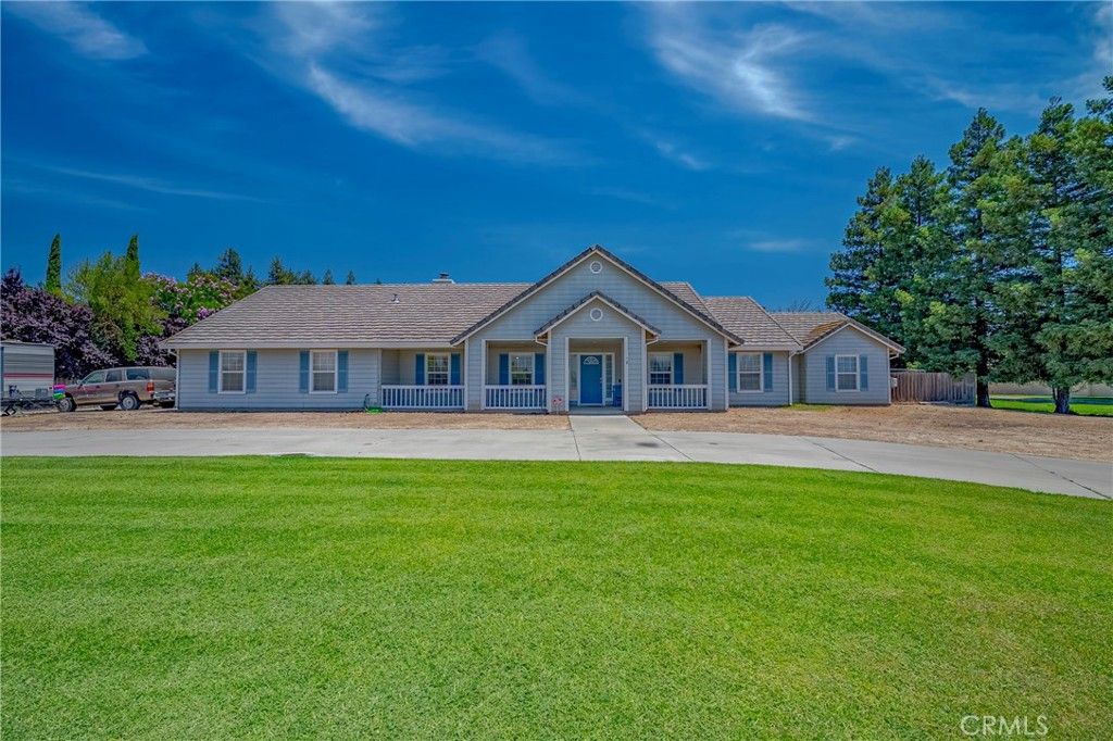 Backyard, Exterior, Facade, Ranch