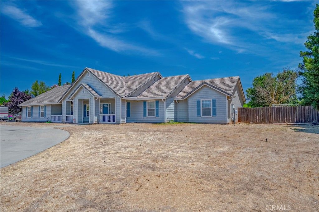 Backyard, Exterior, Facade, Ranch