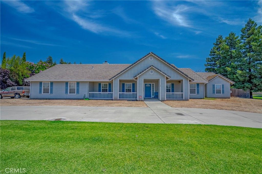 Backyard, Exterior, Facade, Ranch