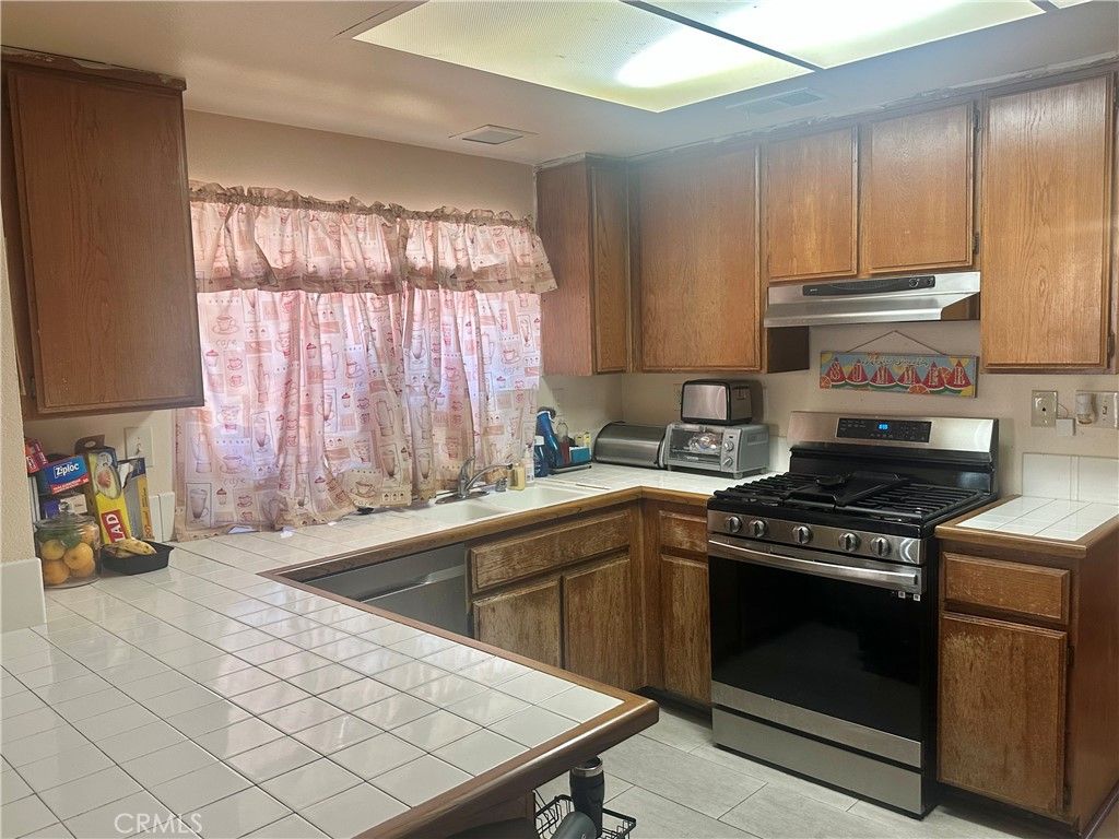 Interior, Kitchen, Tile Countertops