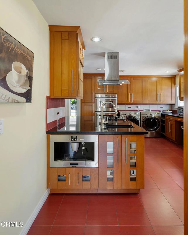 Interior, Kitchen, Recessed Lighting, Stainless Steel Appliances, Washer