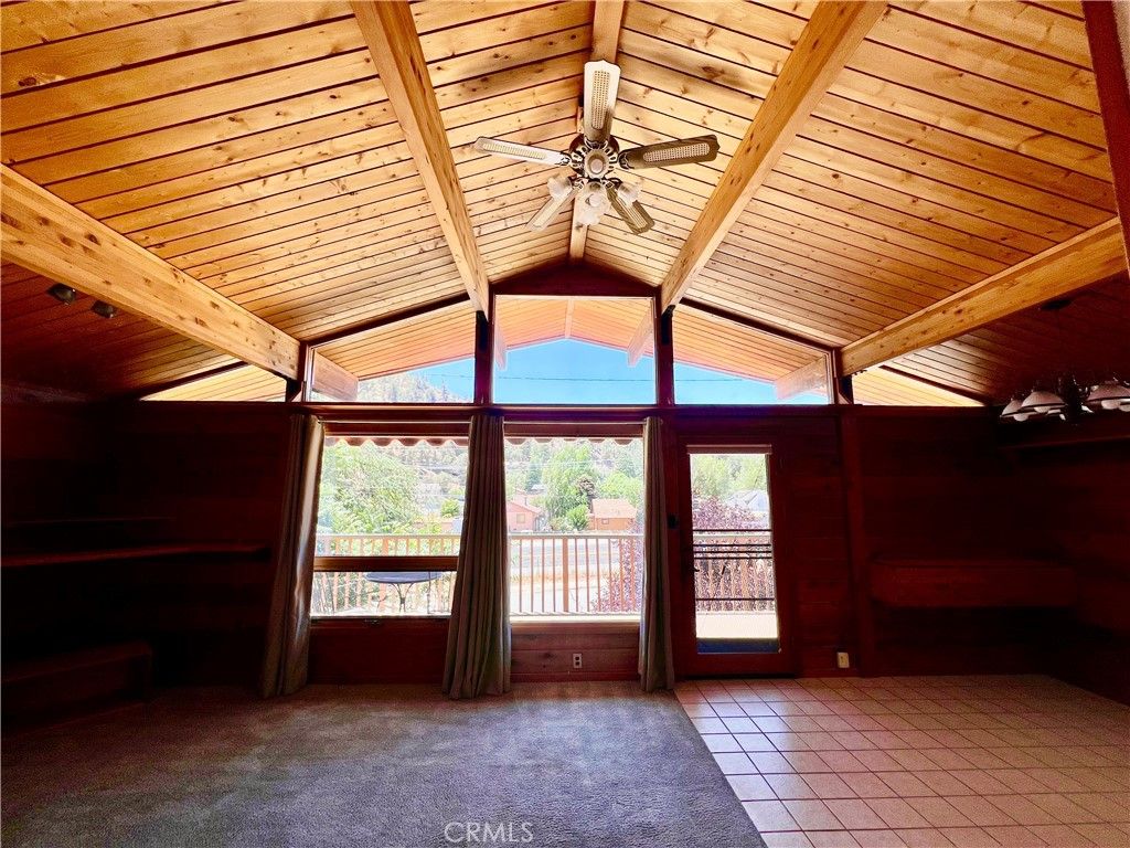 Empty room, Interior, Wooden Beams, Wooden Ceilings, Wooden Walls