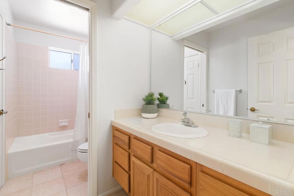 Bathroom, Interior, Tile Countertops