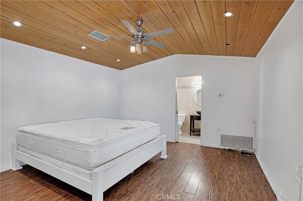 Bedroom, Interior, Recessed Lighting, Wooden Ceilings, Wood Texture Flooring