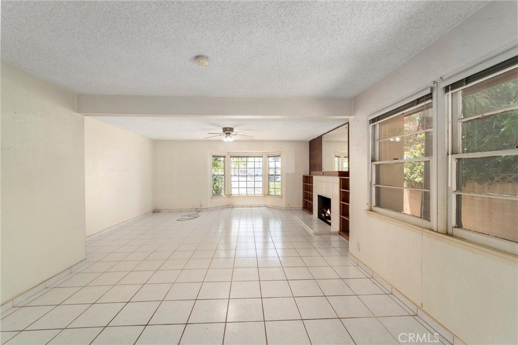 Empty room, Fireplace, Interior