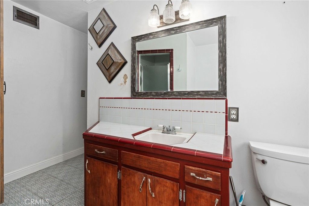 Bathroom, Interior, Tile Countertops