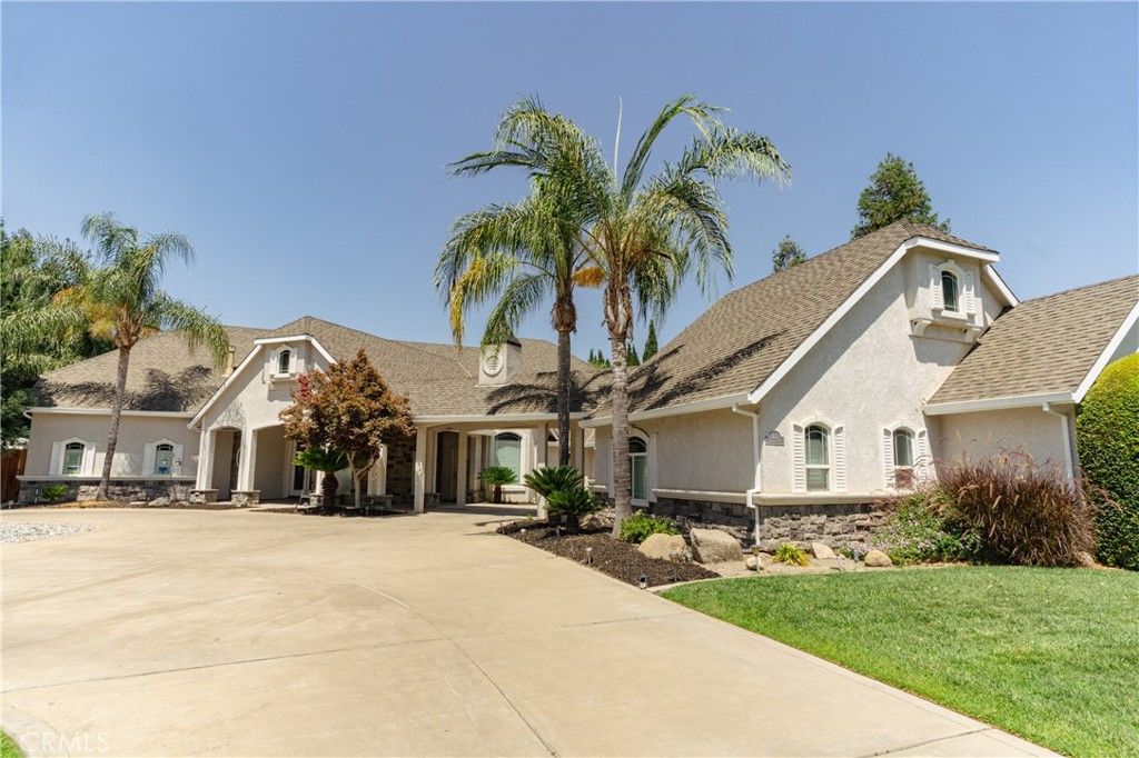 Backyard, Exterior, Facade, Ranch