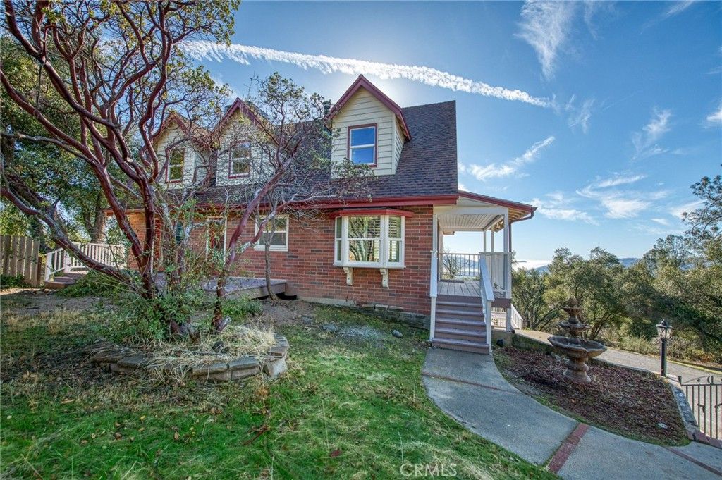 Exterior, Facade, Brick Facade, Cape Cod