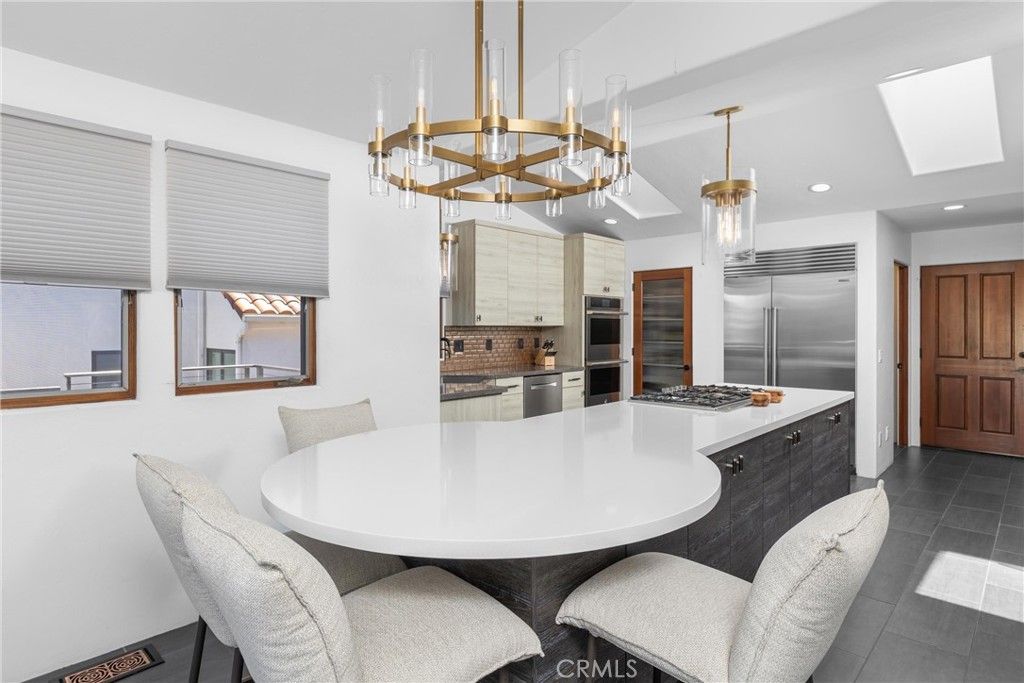 Dining room, Interior, Kitchen, Pendant Lights, Recessed Lighting, Stainless Steel Appliances