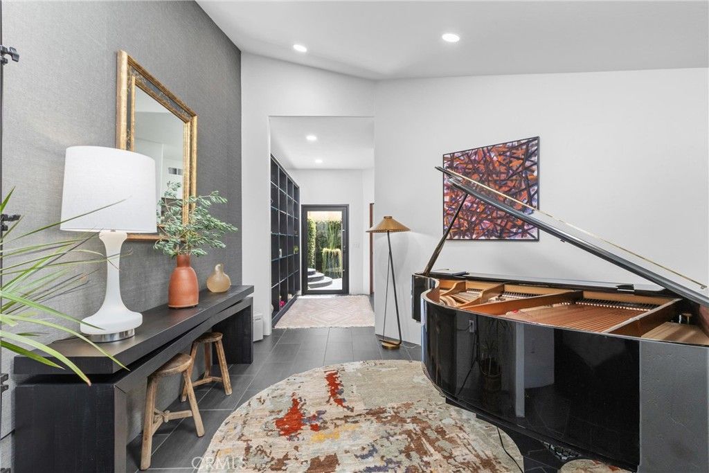 Interior, Piano, Recessed Lighting, Wood Texture Flooring