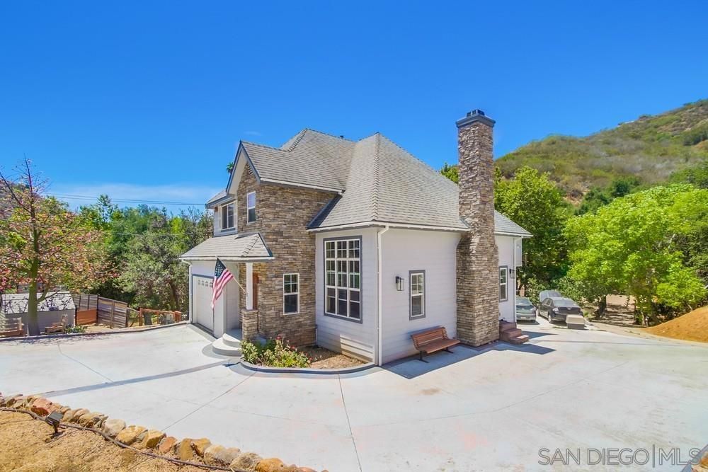 Detached Garage, Exterior