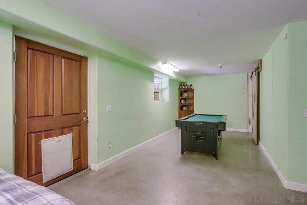 Billiard Table, Game Room, Interior