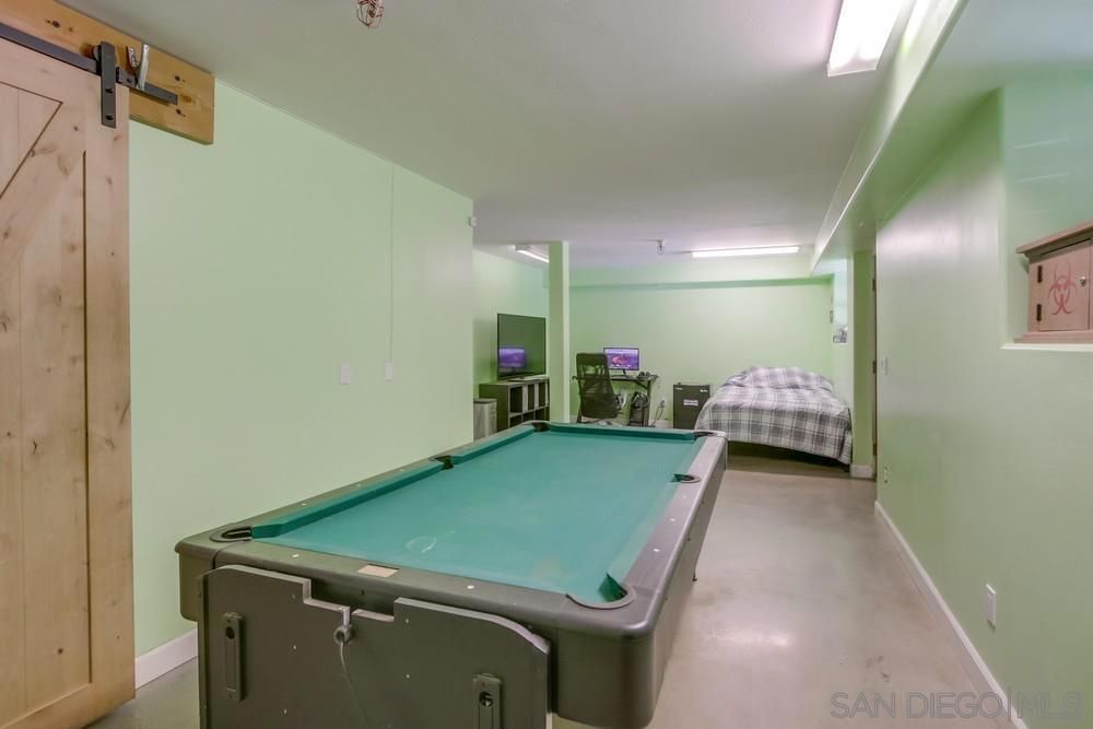 Billiard Table, Game Room, Interior