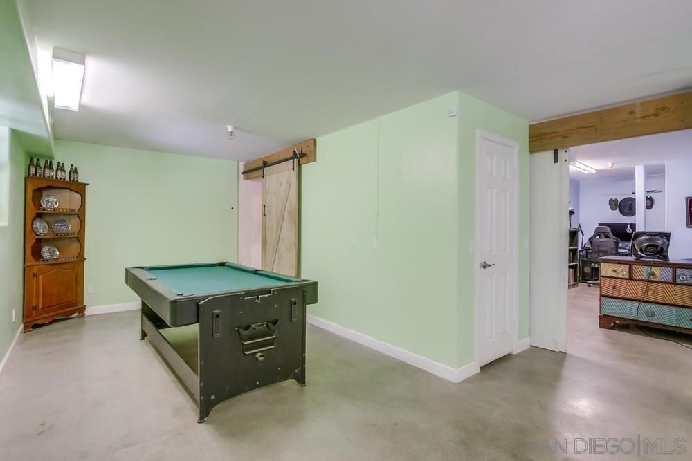 Billiard Table, Game Room, Interior
