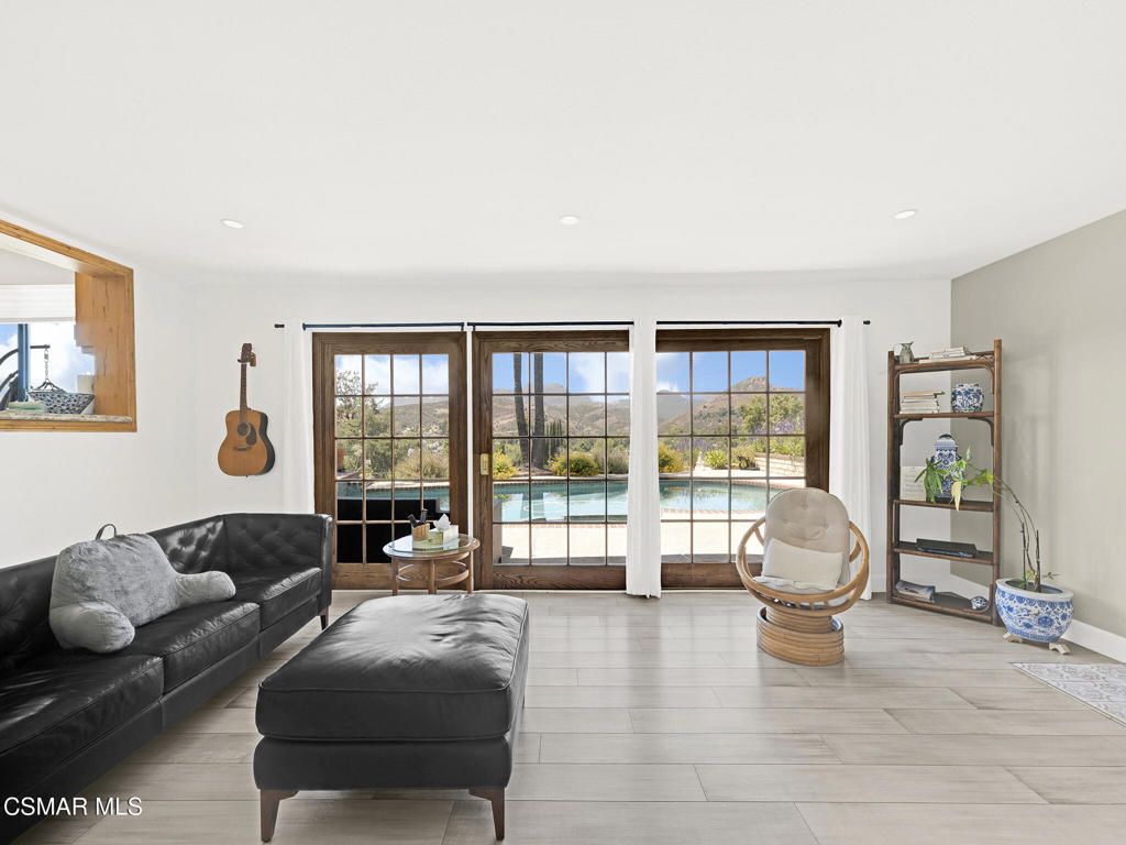 Interior, Living room, Recessed Lighting, Water
