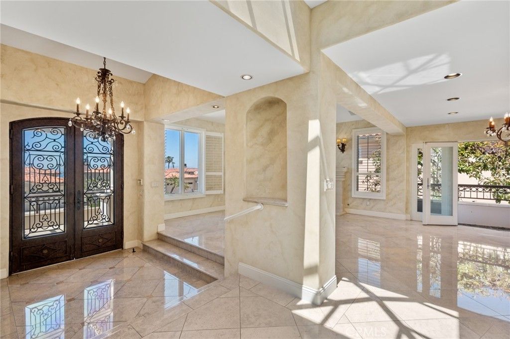 Chandelier, Interior, Recessed Lighting