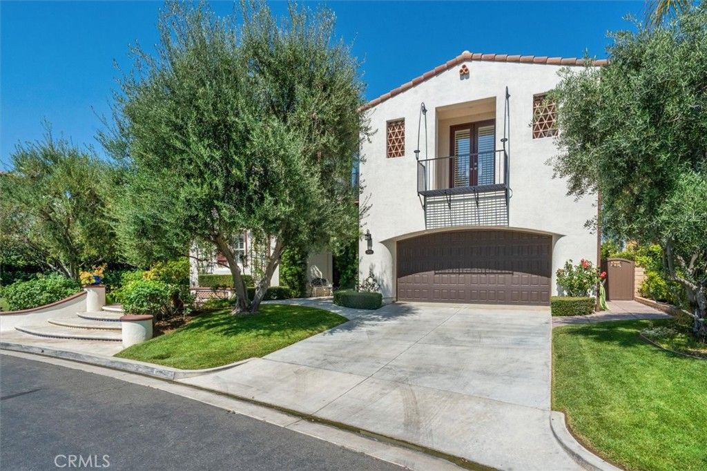 Attached, Exterior, Facade, Spanish Mediterranean