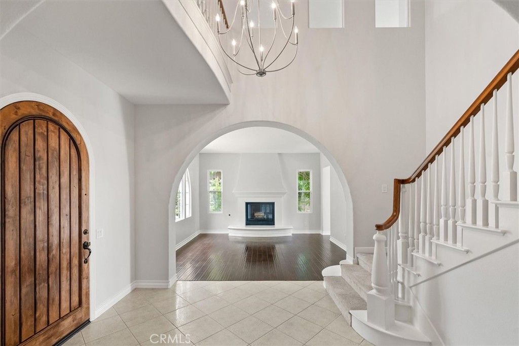 Chandelier, Fireplace, Interior, Wood Texture Flooring