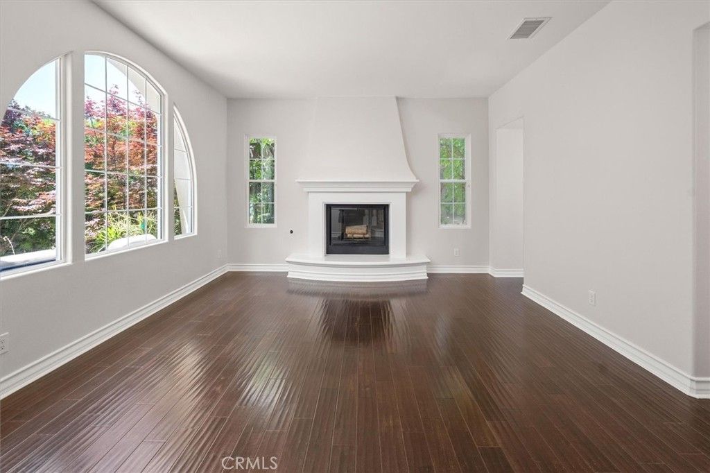 Empty room, Fireplace, Interior, Wood Texture Flooring
