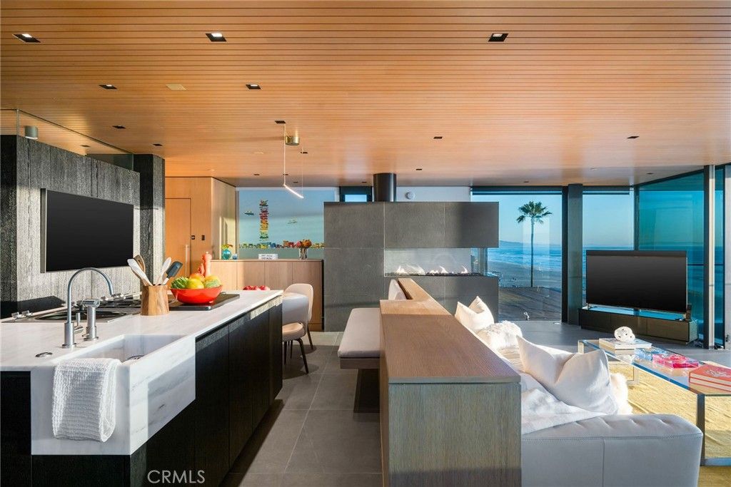 Interior, Kitchen, Living room, Pendant Lights, Recessed Lighting, Water, Wooden Ceilings