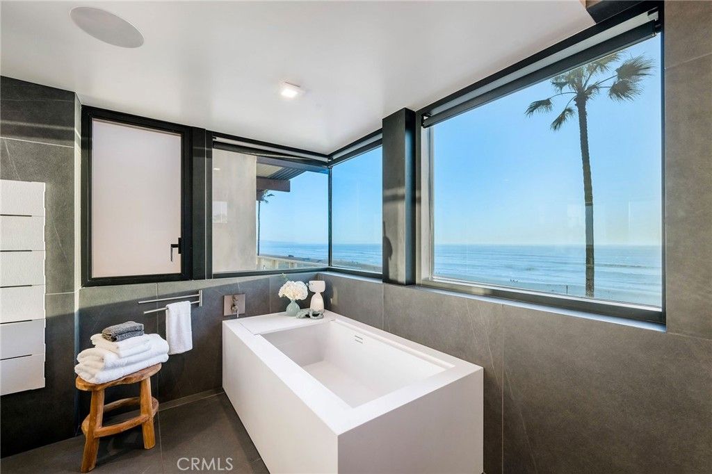 Bathroom, Interior, Recessed Lighting, Water