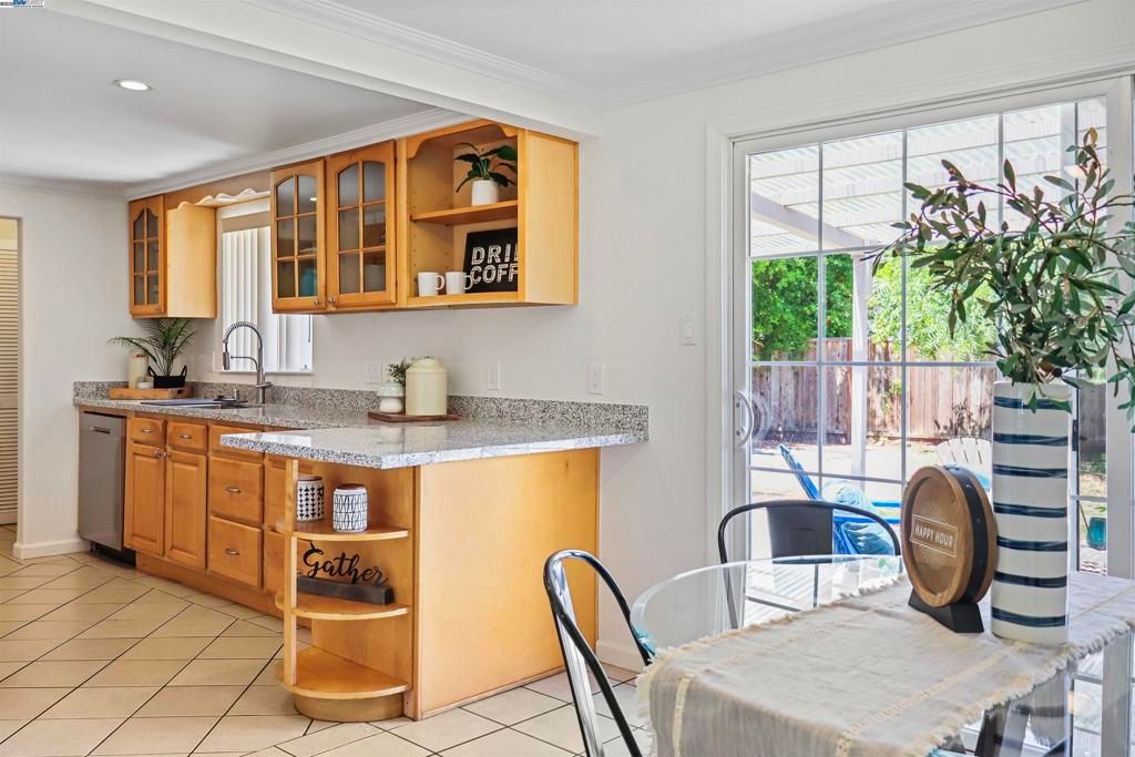 Dining room, Interior, Kitchen, Recessed Lighting