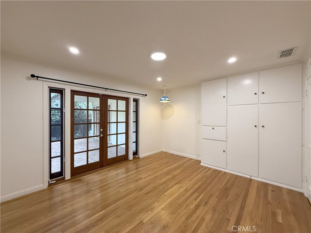 Empty room, Interior, Pendant Lights, Recessed Lighting, Wood Texture Flooring