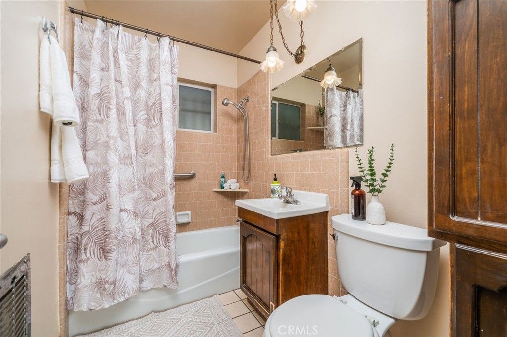 Bathroom, Interior, Pendant Lights